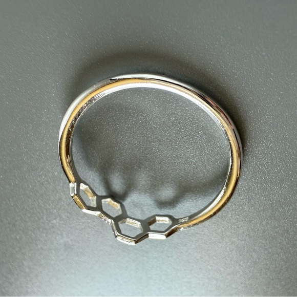 Sterling Silver Honey Comb Ring - Picture 5 of 11